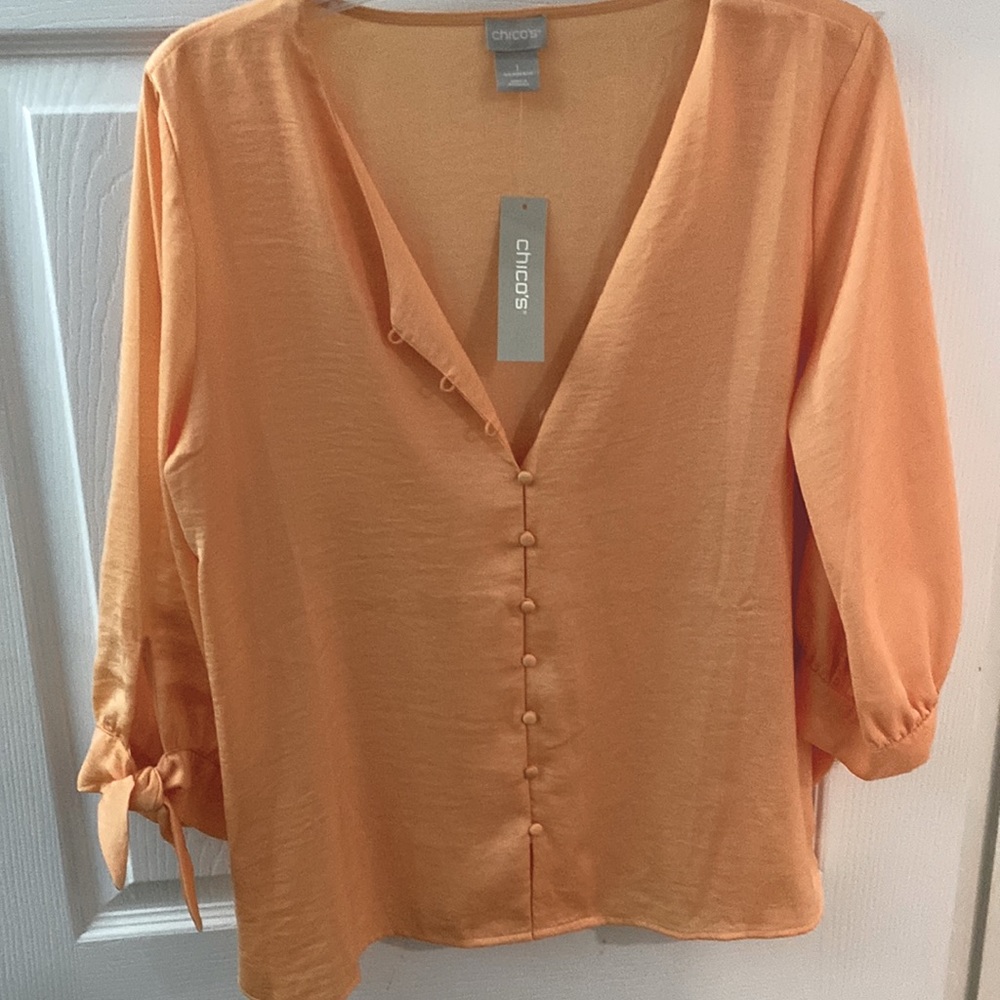 CHICO’S luxurious feeling blouse